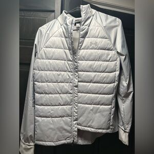 UNDER ARMOUR women’s windbreaker